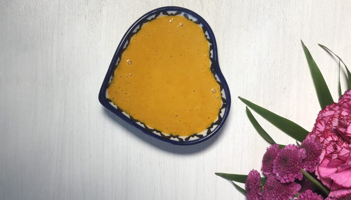 maseczka-wygladzajaca-domowa-kurkuma